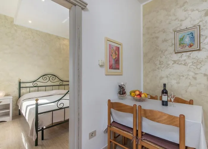 Complex Orzan 3* Lovrecica (Istria)